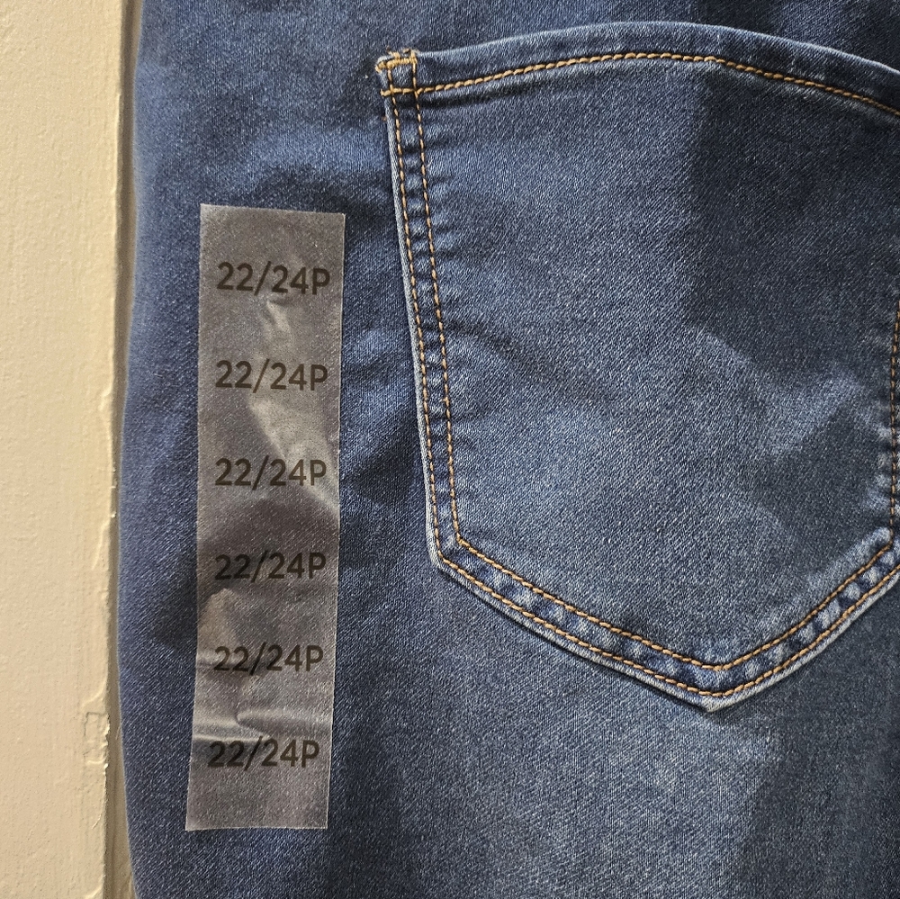 Avenue high rise jegging size 22/24P, NWT - Picture 6 of 7